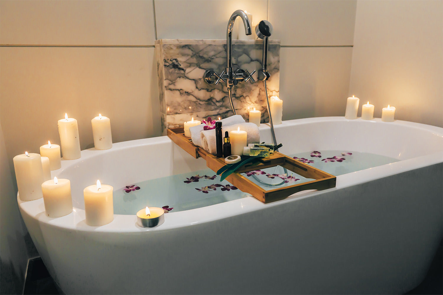 How To Create the Most Relaxing Bath Experience – Spongellé