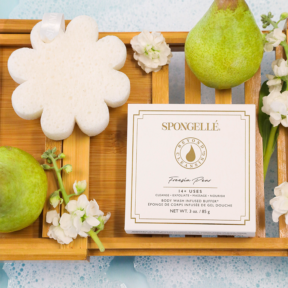 Angled front view with bag zipped and handles upright.